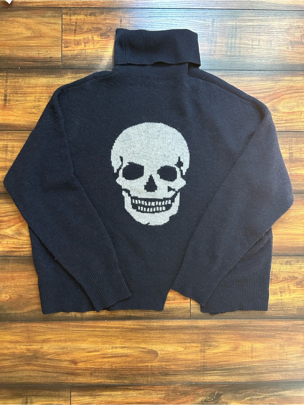 Skull Cashmere Dark Navy Blue Turtleneck Sweater w Gray Skull Sz XS